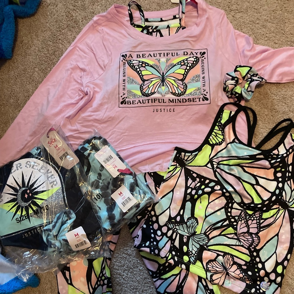 2 matching 5 piece outfit